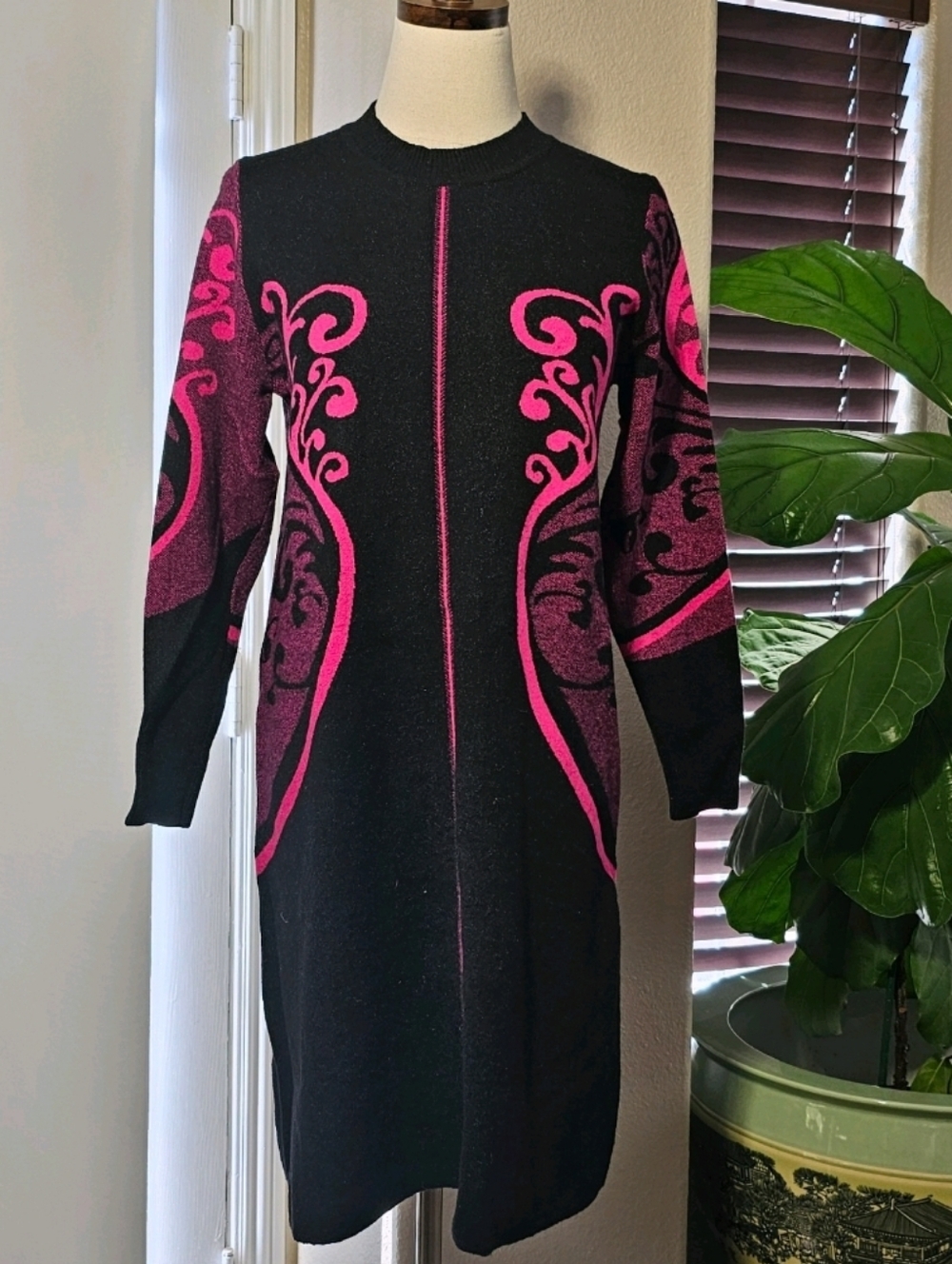Wool Cashmere Blend  Long Sleeve Knit Sweater A-Line Black Dress Medium / Large